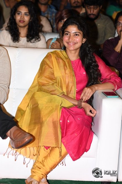 Sai-Pallavi-At-Fidaa-Movie-Sambaralu